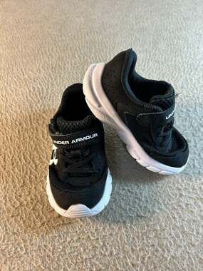Under Armour UA Black/White Sneakers Size Toddler 7K Shoes